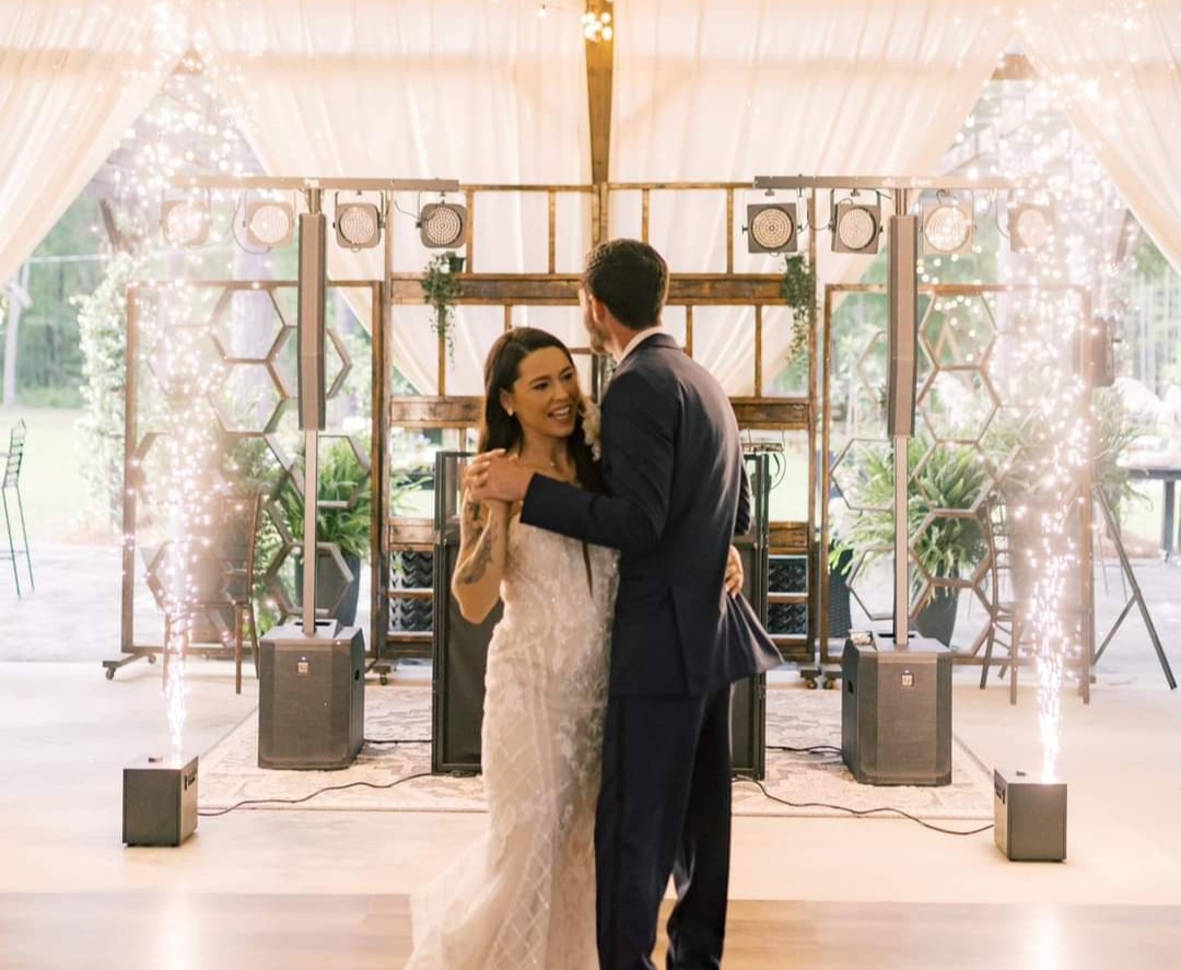 Couple first dance with cold spark